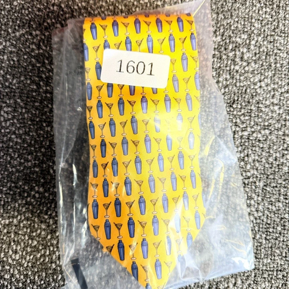 Brooks Brothers Makers Tie Silk Printed In Italy Yellow Martini Shaker Necktie